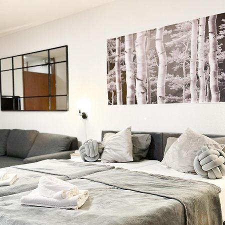 Modern Living In Karlsruhe - Frieden Apartments Esterno foto