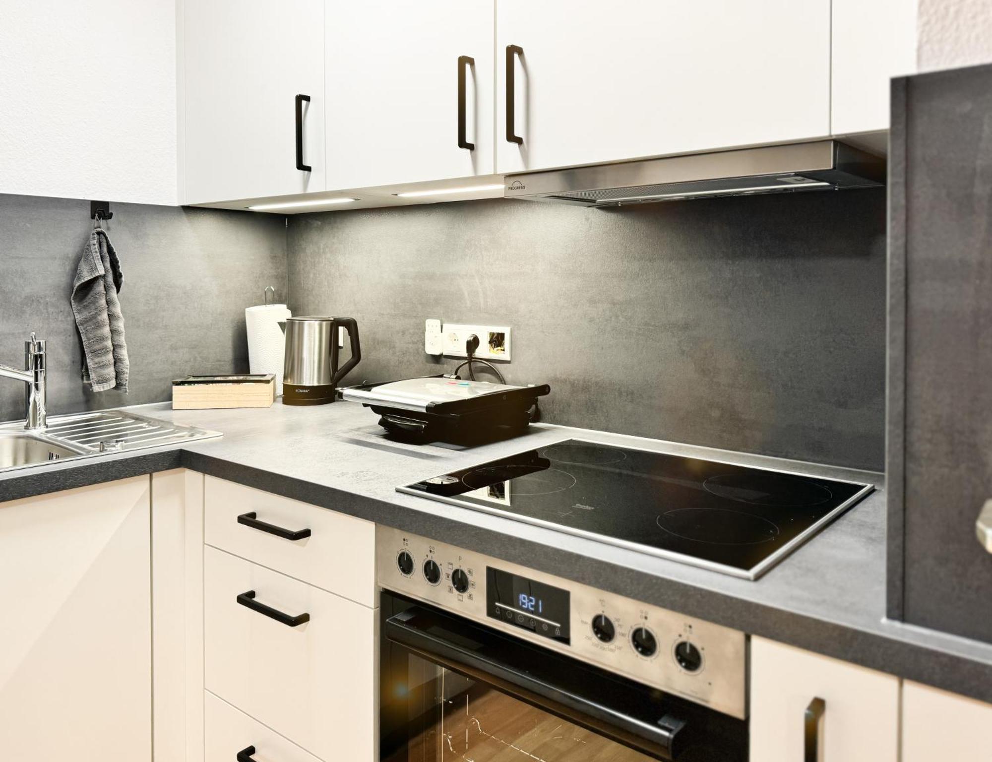 Modern Living In Karlsruhe - Frieden Apartments Esterno foto